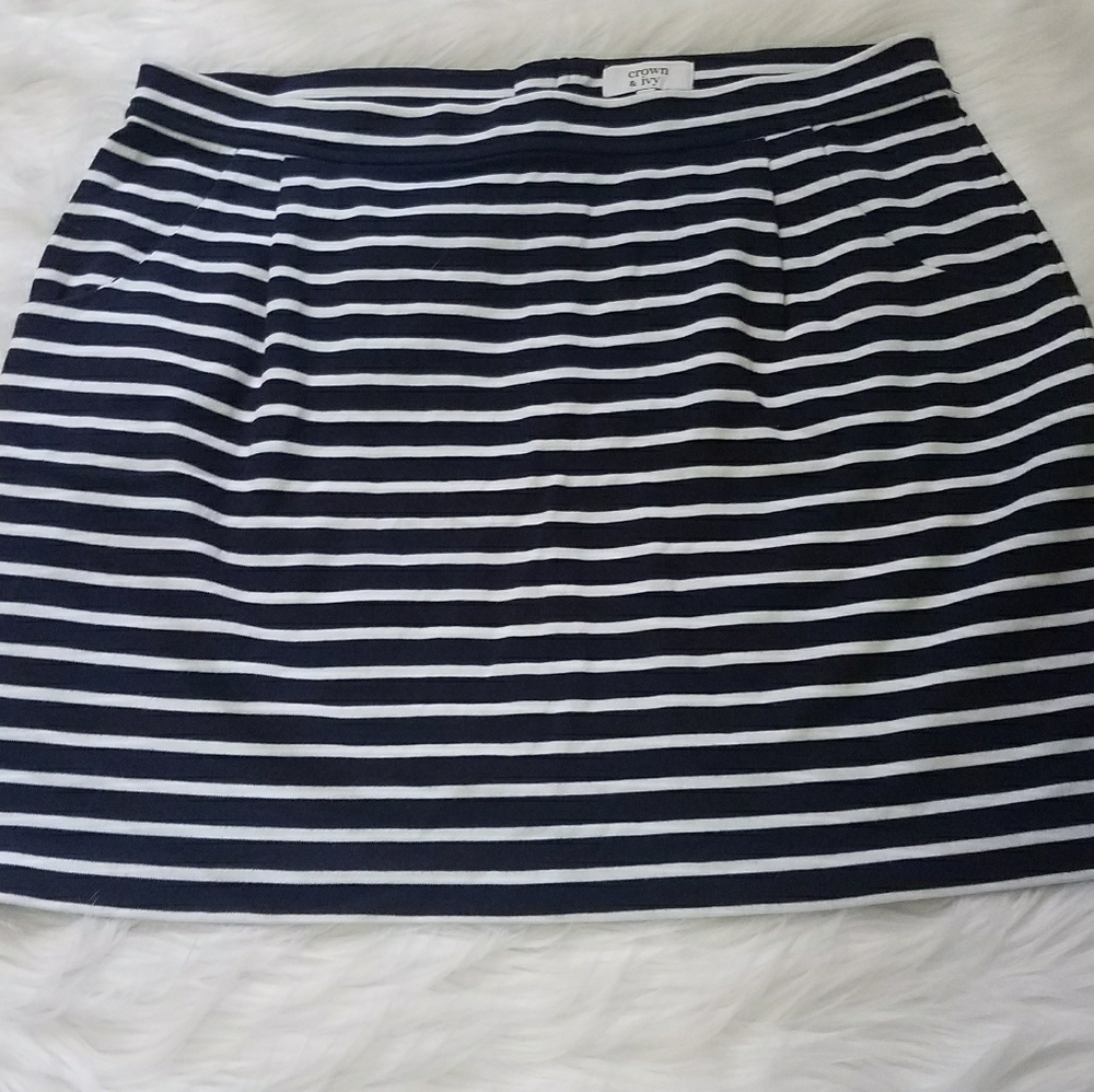 Crown & Ivy Nautical Stripe Skirt sz Large